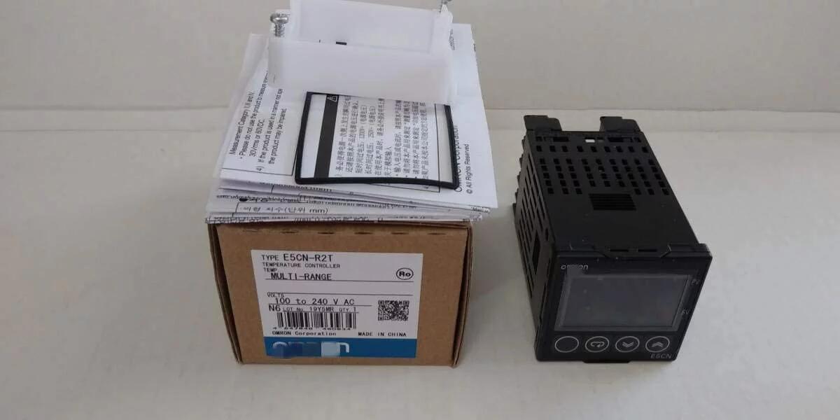 新品 送料無料 OMRON 温度調節計 E5CN-R2T