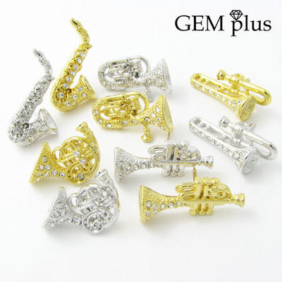 ラペルピン 管楽器 ピンブローチ 音楽 トランペット サックス ホルン ラベルピン KS38005【GEM plus】【メンズ】【結婚式】【レディース】