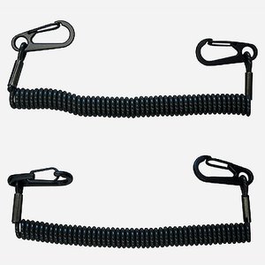 陸自訓練仕様アイテム ミリタリーカラーの定番OD色です。装備品の脱落防止や、キーリング・携帯のストラップなどにお使いください。コイルの装着部をかしめ補強しております。12cmから最大100cmまで伸縮可能です。簡易的な物ですので荷重には限度...