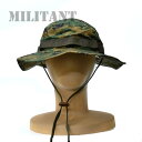 米国海兵隊迷彩MARPAT（Marines Corps Pattern）ブ—ニーハットです。一般的には海兵隊デジカモです。海兵隊では森林地帯の場合こちらの迷彩を使用します。RANGER−ハット・ブッシュハットやアメリカンハットなど、色々な通称があります。帽体の周りのベルトには木の枝や草を偽装の為に挟む穴があり、環境によりそこに生えている植生を偽装に利用できますのでブッシュに入ったとき等偽装効果がアップします。ツバが360°にありますので夏の炎天下などのアウトドアやトレッキングにお勧めです。総火演・航空祭等では、必須アイテムです。 サイズ展開はL（59cm）・LL（61cm）の2サイズです。 ※この商品はネコポス対応商品です。 ※代金引換のお客様はネコポスを御利用できませんので通常送料となります。