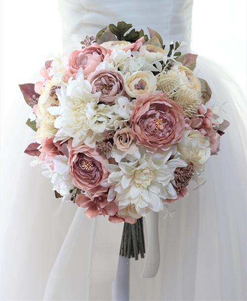 アンティークカラー　クリーム 【bouquet】【ブライダルブーケ】【造花ブーケ】 【ウェディングブーケ】ラナンキュラス　ダリア ボタニカル ナチュラル　バラ　クラッチブーケ ブートニア付き♡