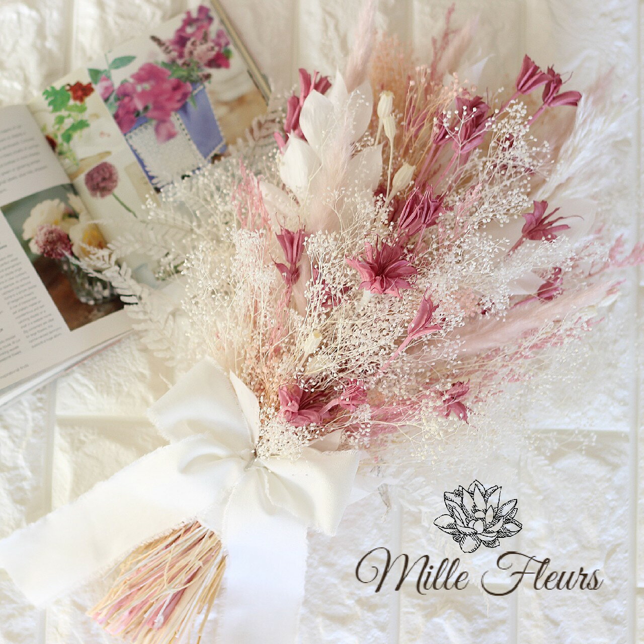 【送料無料】ふんわり　ドライフラワー　ニゲラ　クラッチブーケ　プリザーブド　アートフラワー　【bouquet】 【ブライダルブーケ】【ウェディングブーケ】♡ミルフルールオリジナル♡NO.202288