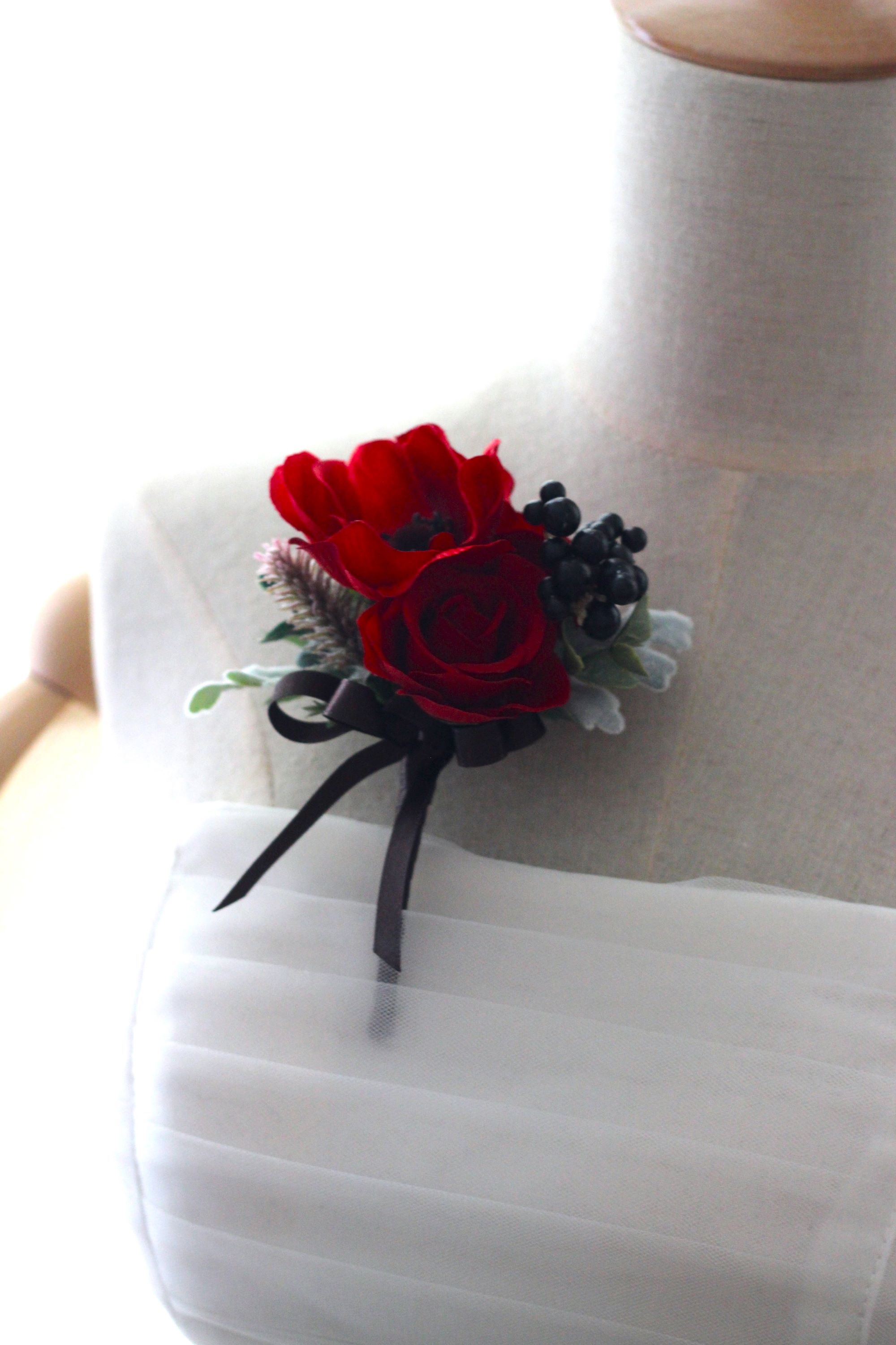 赤　アネモネ　クラッチブーケ 【bouquet】 【ブライダルブーケ】 【造花ブーケ】【ウェディングブーケ】 ブートニア付き♡ミルフルールオリジナル♡NO.202308結婚式ブーケ 3