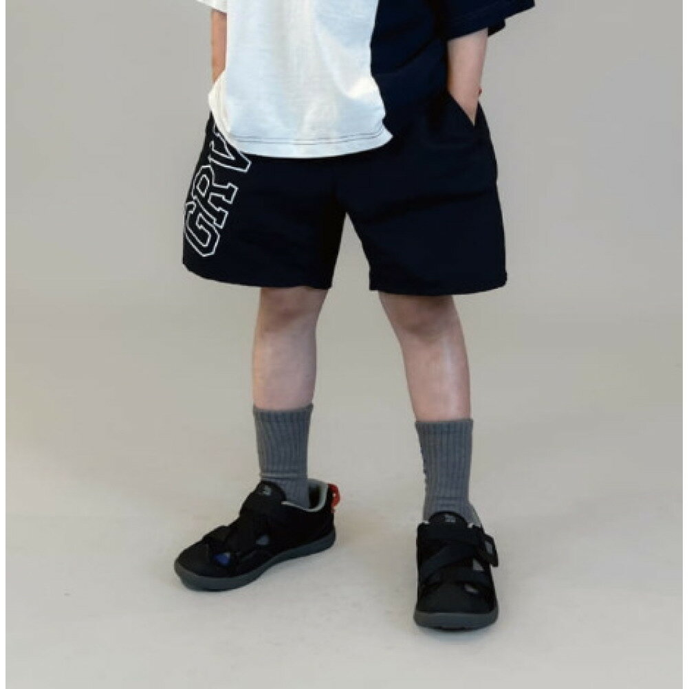 “グルーヴィーカラーズ”のナイロンタフタ SPN【5月入荷予定】・GROOVY定番のナイロンショーツ・今シーズンは前後にブランドロゴを略してプリント・マットなカラーで綿のうな肌触りのナイロンスランタフタ・軽量で強度があり、撥水、紫外線ブラッ...