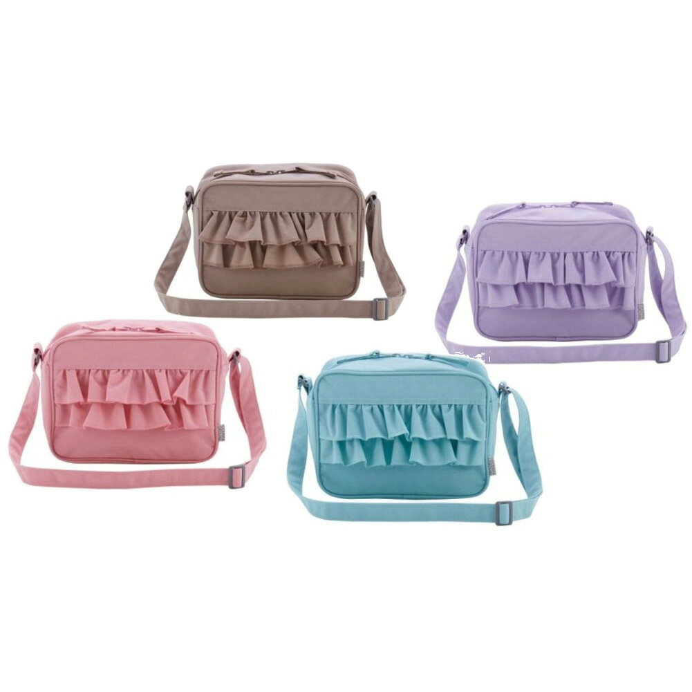 “オーシャン＆グラウンドグッズ”のSWEETSTIME ショルダーBAG・フリルがガーリーなショルダーバッグ・軽くて持ち運びやすいナイロン素材・内側にネームホルダー付き・デイリーからおでかけまで活躍するアイテム本体　ナイロン100%裏地　ポリエステル100%関連キーワード:子供服 キッズ 女の子 ガールズ FREE(KIDS)cm oce4645004サイズ(cm)FREE(KIDS-JUNIOR)たて17よこ23マチ11.5採寸結果は全てセンチ表記です。商品により多少の誤差がございます。目安とお考え下さい。※BCはバックセンター（首から裾までの後中心）です。※SNPはサイドネックポイント（肩から裾までの直線で計測した長さ）です。