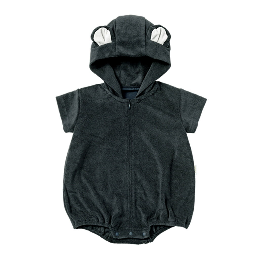 “マールマール”のMARLMARL ナイトウェア lullaby half bear・フードにくまの耳がついたナイトウェア・汗をかく季節でも心地よく着られる綿100%のパイル地・さらりとした肌あたりと高い吸水性で快適さをキープ・フードはシーンに合わせて取り外し可能・布ファスナー開きの肌着と一体化していてお着替えも簡単・股下はスナップボタン開きでおむつ替えもスムーズこの商品は【 ラッピングギフト無料対象商品 】となっております。 購入時に備考欄へ「ラッピング希望」と記載頂ければ、無料ギフトラッピングにて発送させていただきます。 記載がない場合、通常発送となりますのであらかじめご了承くださいませ。 本体生地　綿100%耳配色部分　レーヨン81%　ポリエステル19%インナー　綿100%布ファスナー　ポリエステル100%ボーダーミルク関連キーワード:ベビー BABY 赤ちゃん 男の子 女の子 ユニセックス ネイビー 60-70cm 新着 mar10104057トップ&nbsp;>&nbsp;ブランド一覧&nbsp;>&nbsp;マ&nbsp;>&nbsp;マールマール(MARLMARL)トップ&nbsp;>&nbsp;アイテム一覧&nbsp;>&nbsp;ベビー・マタニティ&nbsp;>&nbsp;ベビーカバーオール・ベビーポンチョトップ&nbsp;>&nbsp;ベビー&nbsp;>&nbsp;ベビーカバーオール・ベビーポンチョトップ&nbsp;>&nbsp;ボーイズ・ユニセックス&nbsp;>&nbsp;ベビー・マタニティ&nbsp;>&nbsp;ベビーカバーオール・ベビーポンチョトップ&nbsp;>&nbsp;新着一覧サイズ(cm)60-70cm総丈(BC)40.5身幅32袖丈6.5肌着着丈30.5推奨年齢～1歳採寸結果は全てセンチ表記です。商品により多少の誤差がございます。目安とお考え下さい。※BCはバックセンター（首から裾までの後中心）です。※SNPはサイドネックポイント（肩から裾までの直線で計測した長さ）です。生地の透け感なしあり生地の厚み薄手普通厚手生地の伸縮性なしややありあり