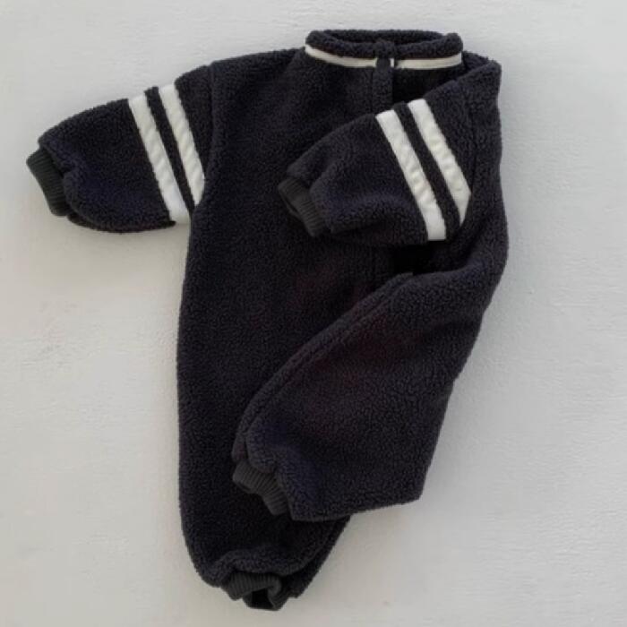 ボア ライン ブラック フリース ロンパース 前開き ボタン カバーオール 厚手 ベビー服 黒 子供服 こども服 こどもふく 韓国子供服 ベビー キッズ 男の子 女の子 66cm 73cm 可愛い お洒落 春 夏 秋 冬