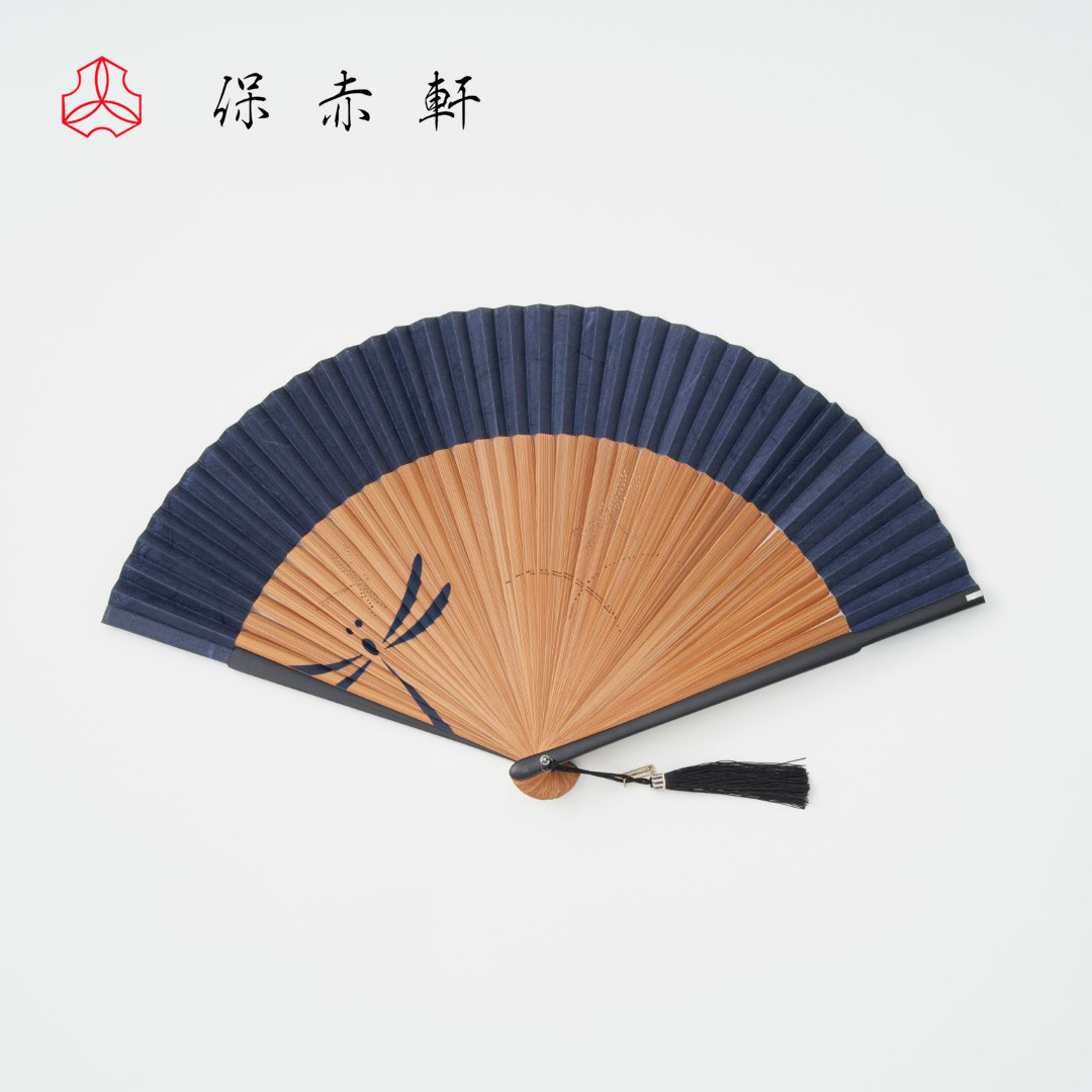 Rakuten - 【扇子】 保赤軒 【粋ペンテ 螺鈿 トンボ柄】 日本企画 絹 シルク 桐箱 扇子袋セット 紳士高級扇子 縁起物 勝虫 プレゼント 男性 女性 ギフト 父の日 誕生日 昇進祝い HOSEKKEN