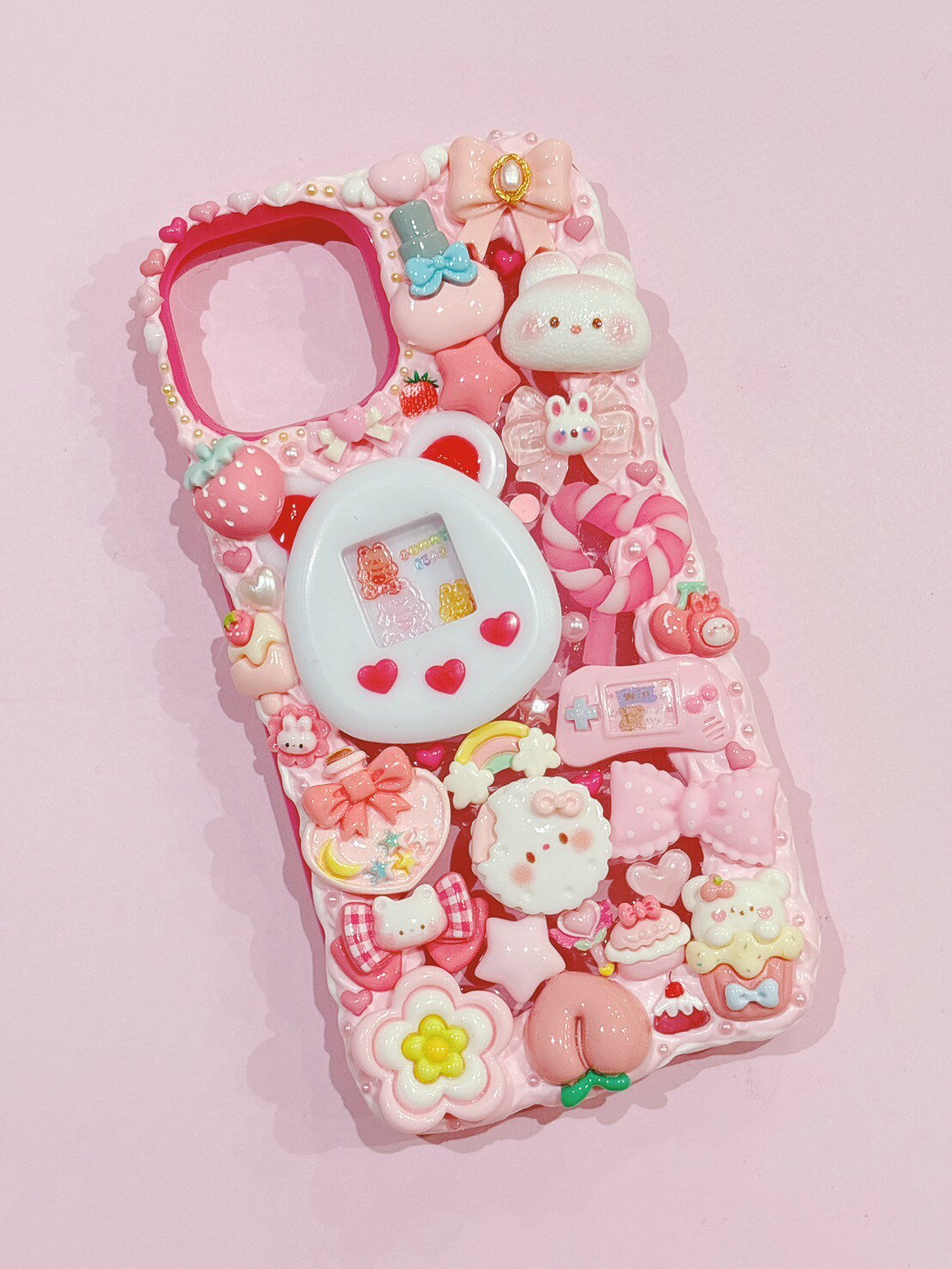 Rakuten - 【スマホケース】　iPhone14　デコ　ホイップ　レジン　うさぎ　いちご　リボン　ピンク　デコスマホケース　送料無料　アイフォン　かわいい　おしゃれ　個性的　目立つ　ハンドメイド
