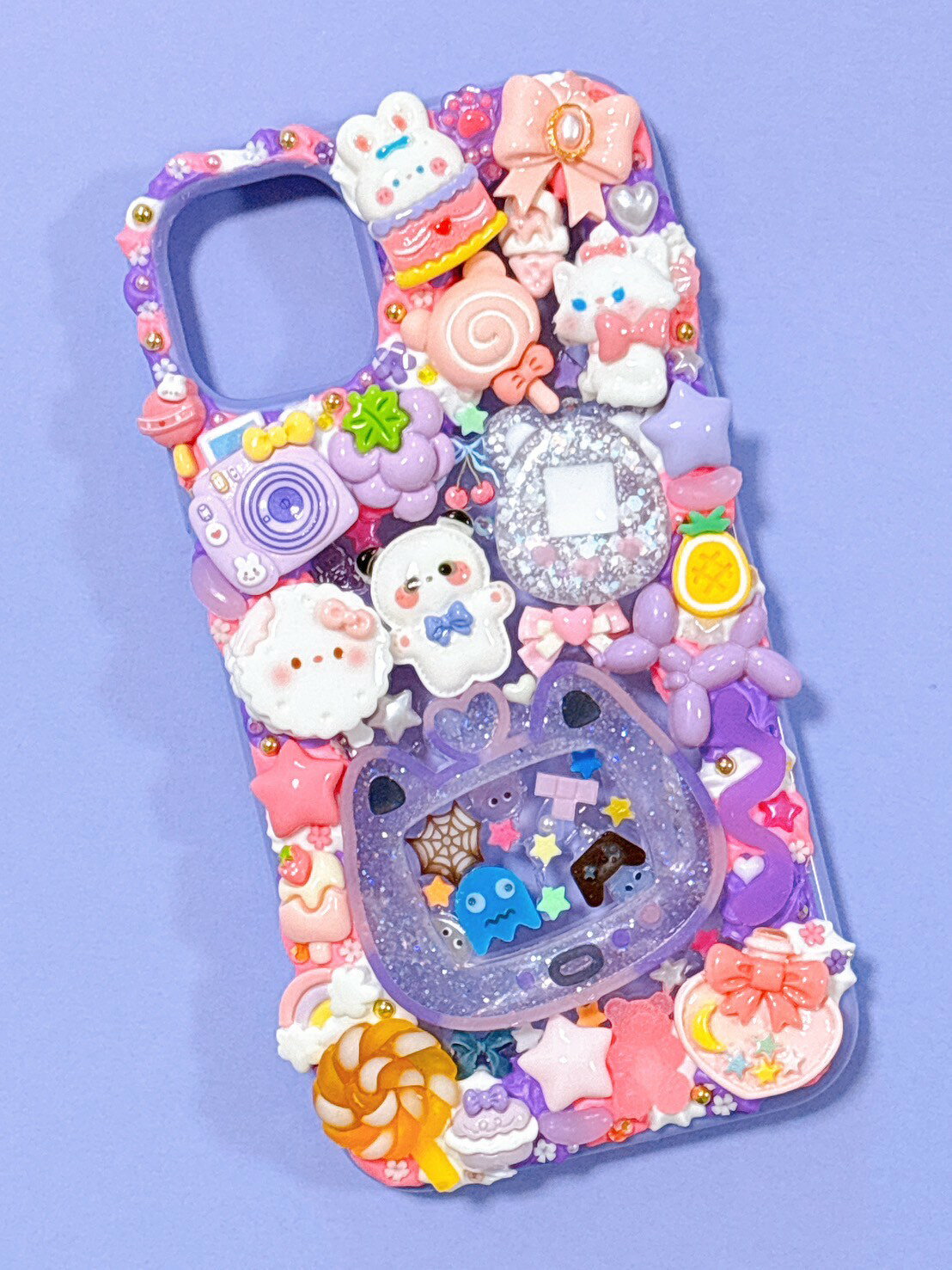 Rakuten - 【スマホケース】　iPhone11　デコ　ホイップ　レジン　うさぎ　ねこ　パン　動物　 星　リボン　紫　カラフル　デコスマホケース　送料無料　アイフォン　かわいい　おしゃれ　派手　個性的　目立つ　ハンドメイド
