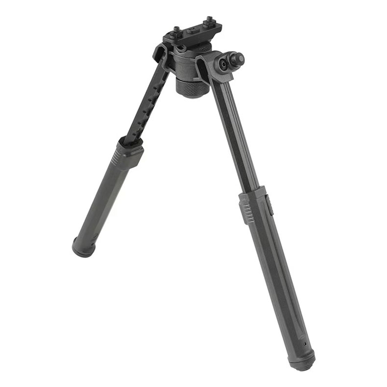 ※こちらの商品はラッピング不可となっております。 バイポッド M-LOK ブラック 強度・軽量性・機能性に優れたエルゴノミックデザインで、使用する場合には素早く展開、 使用しない場合にはその内部にコンパクトに収納することができ、ワンハンド操作が可能な点も特徴となっています。 脚の展開/ロックはプッシュボタン操作により行い、6.3〜10.3inchまで最大4inch伸長することができます。 角度調整は脚の間に配置されたロッキングノブにより行うことが可能で、角度は約50度、台座の回転は約40度と広範にわたる可動域を持ちます。 また、ロッキングノブにはソフトラバーカバーが施されているため、 バイポッドの折り畳み時には、あらゆる接地面に対しても強固にホールドすることができます。 材質：アルミ/樹脂 重量：268g ■下記内容をご理解の上ご購入下さい■ 本物をモデルに再現された海外製エアソフトガン用品、又はアクセサリーとなります。 国内製品・ミルスペック品のような完全品をご希望の方はお控えください。 取り付ける個体や組み合わせなどによって、組込みに加工が必要になる場合があります。 使用上差支えの無いスレや傷、パッケージ破れ等が有る場合があります。