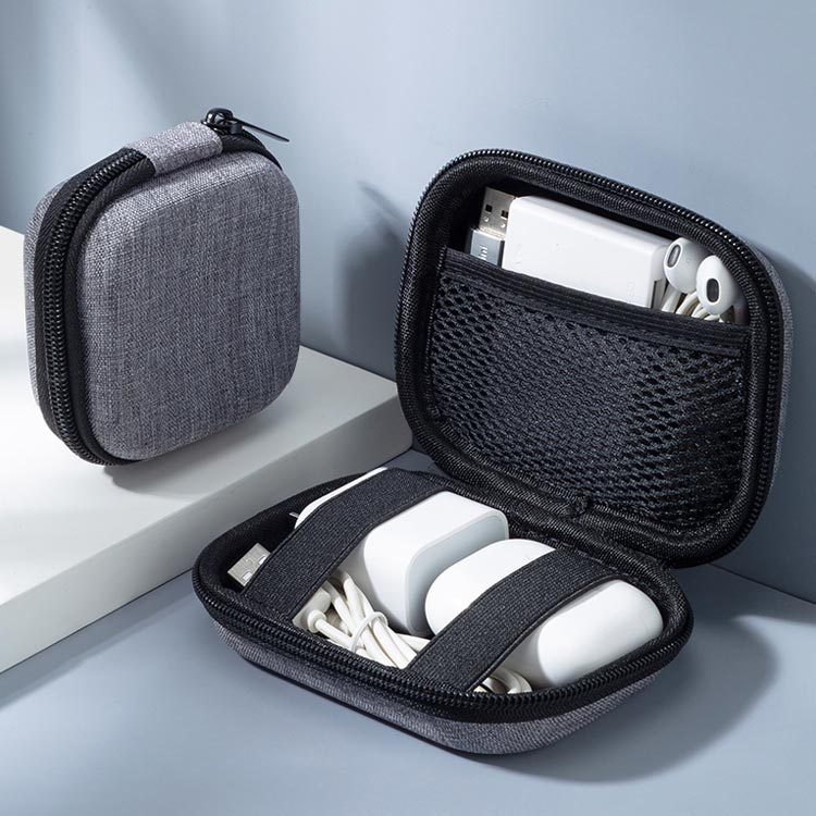 ガジェットポーチ モバイルバッテリーポーチ パソコン周辺機器 ケーブルボックス パソコンアクセサリー ipad 旅行 pc周辺機器 モバイルバッテリー 便利グッズ 収納バッグ ケーブル 収納ポーチ マウス 充電ケーブル 充電器 USB SDカード用 収納 大容量 仕切り付 mina-shop-10002551 minashop サンプル画像2