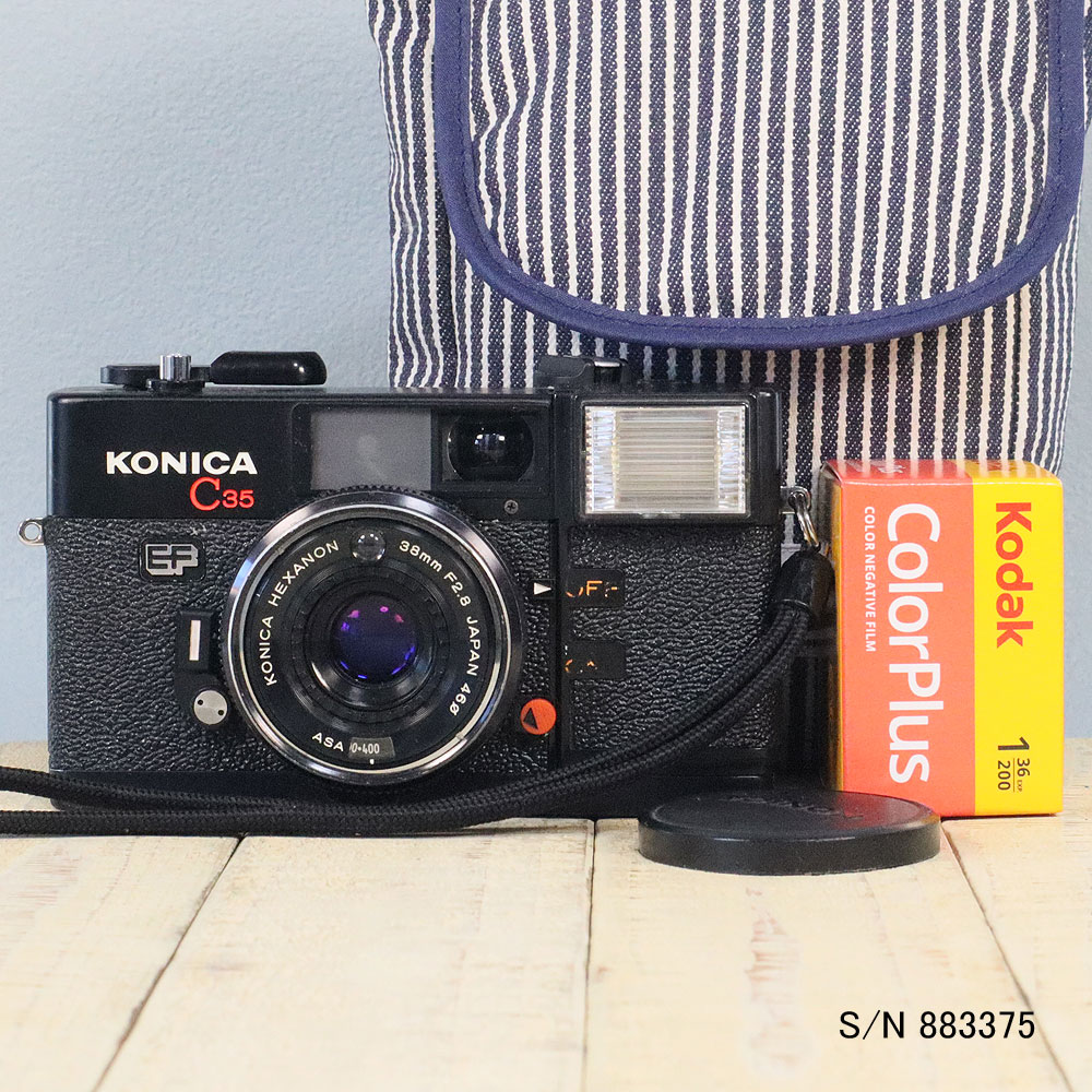 【整備済】【保証付 】　コニカ　KONICA C35 EF　S/N 883375（ケース・フイルム付セット）　フィルムカ..