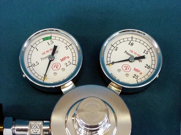 【中古】(未使用品)パナソニック LED懐中電灯 乾電池エボルタ付 BF-158BK-W