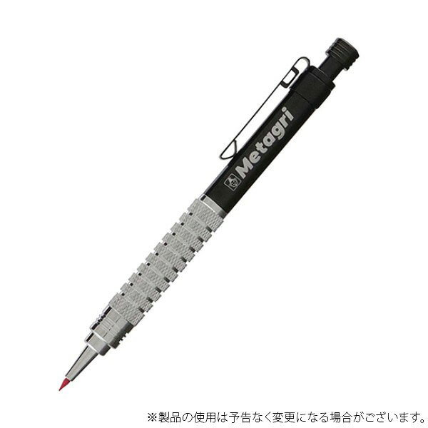 油脂に強いローレットグリップです。 建築用筆記具。 機能 頑丈なメタルボディです。 ポケットに納まりやすいショートサイズです。 作業がはかどる便利なノック式ホルダーです。 ノック部に簡易芯削りキャップ付です。 替芯はノック式鉛筆替芯2.0mmをご使用ください。 仕様 メタルボディ 耐熱・耐水2mm芯(赤芯1本入 ノック式ホルダー 製品全長：約130mm 材質 本体：真鍮 注意 用途以外には使用しないでください。 幼児の手の届かないところでご使用、保管してください。 破損の原因となりますので落としたり、衝撃を加えないでください。 高温、高湿度になる所や水に濡れる場所に保管しないでください。 商品台紙裏面の取扱文をよく読んでからご使用ください。 生産国 中華人民共和国