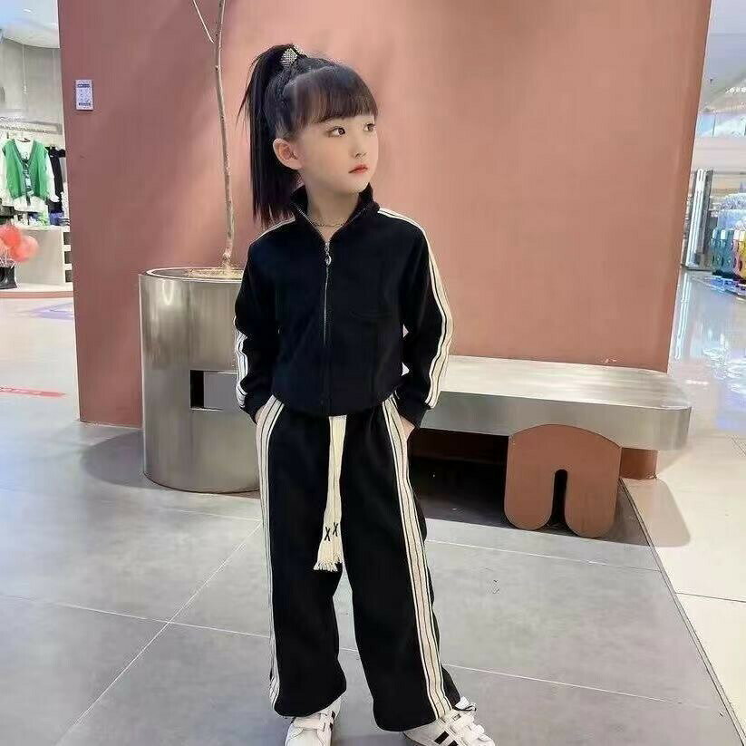 キッズ ジャージ 上下セット 子供服 子ども用ジャージ キッズ 女の子 セットアップ 薄手 ジュニア サイドライン 春秋 パーカー パンツ ダンス衣装 長袖パーカー 韓国服 秋 小学生 スポーツ ウェア 運動着 KSFC004(120-170)