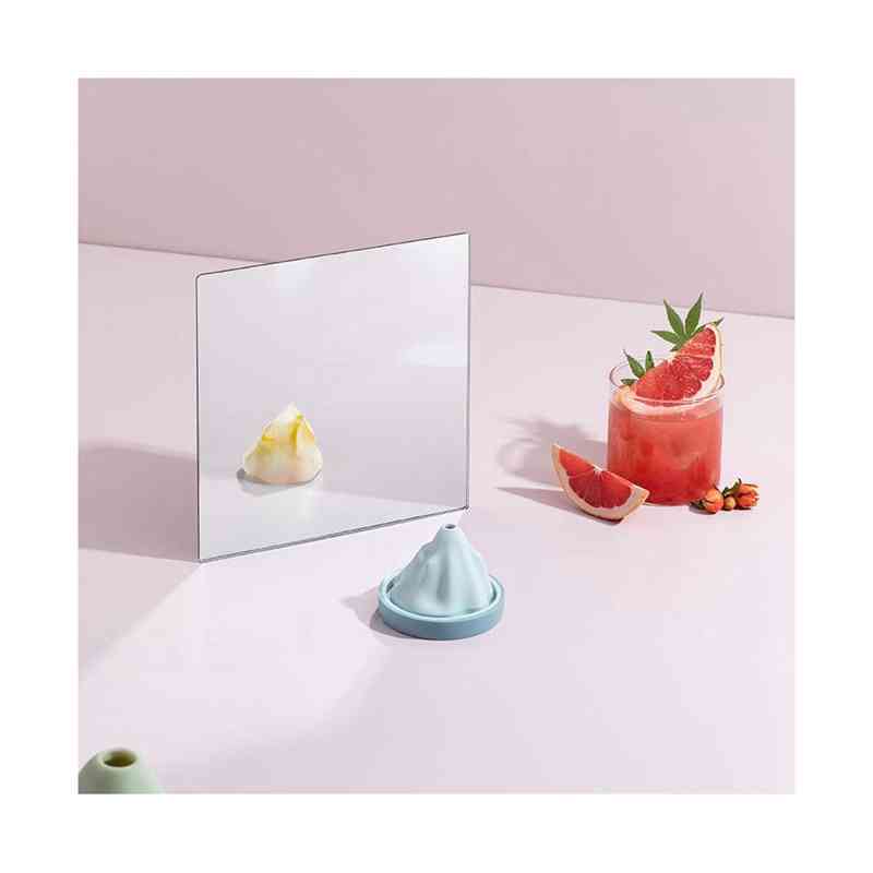 MIND FITの2個セット 製氷皿 製氷器 山の型 シリコン 製氷 氷型 82*60mm お菓子作り 道具 ウィスキー 贈り物 漏斗付き 製菓道具 かわいい シリコンモールド プレゼント おしゃれ｜アングル3
