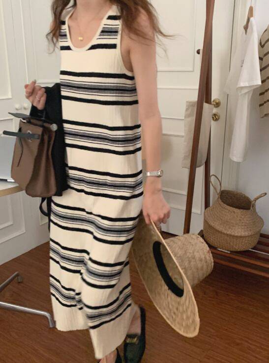 2color レディース ワンピース バイカラー ロング丈 ホワイト ブラック ボーダー ノースリーブ シンプル おしゃれ オシャレ お洒落 春 夏 ママ ママコーデ 20代 30代 40代 デート お出かけ 普段使い 韓国 トレンド 可愛い 大人