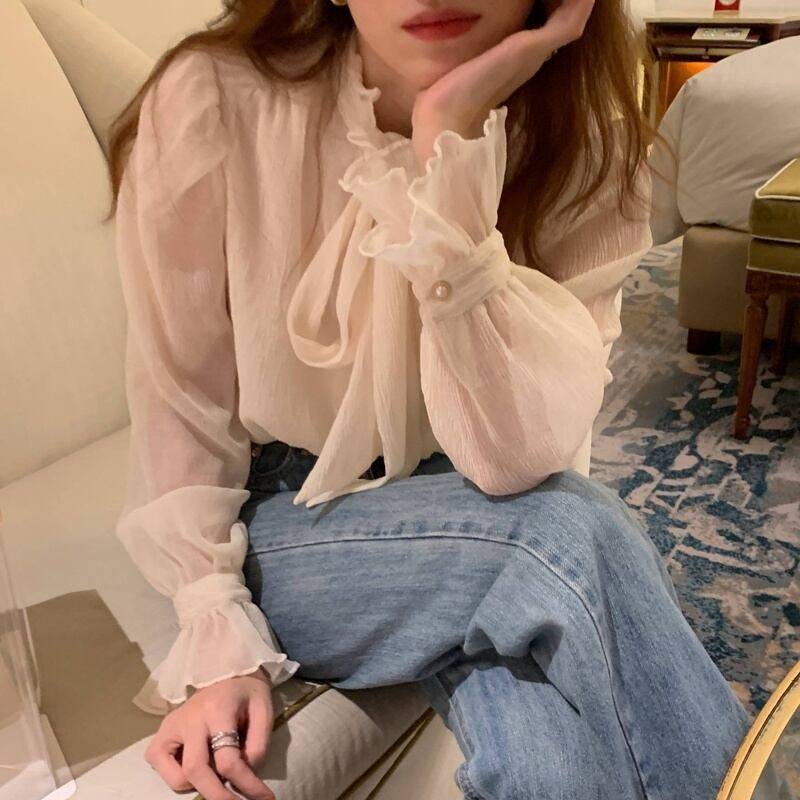 2color レディース トップス シャツ ブラウス シャツブラウス シフォンブラウス ボウタイブラウス ボウタイリボン パフスリーブ ボリューム袖 袖あり 長袖 透け感 オフホワイト ブラック ハイネック シンプル 大人 大人女子 大人フェミニンのサムネイル
