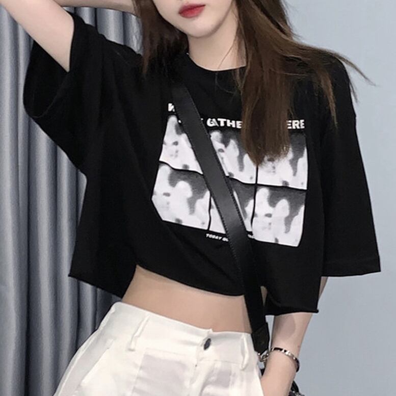 2color レディース ショートTシャツ プリント tシャツ トップス シャツ プルオーバー クルーネック 半袖 5分袖 ミニT ワイド 黒 ブラック 白 ホワイト 大人可愛い きれいめ 上品 おしゃれ マニッシュ キュート ガーリー エレガント