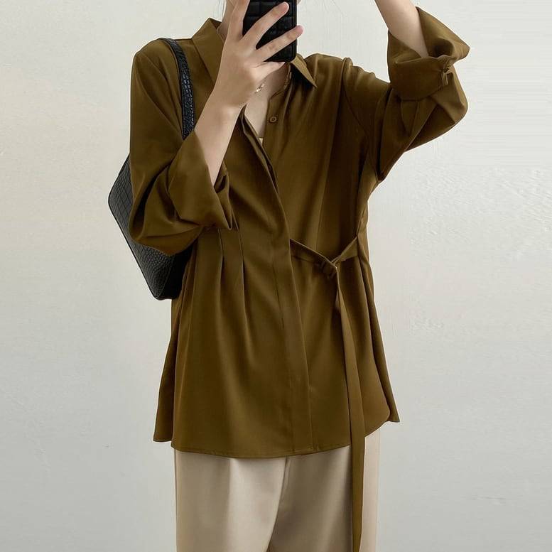 3color レディース フロントディテールシャツ シャツブラウス 不規則シャツ 長袖 トップス ゆったり ロングシャツ 白シャツ ウエストマーク 襟付き とろみシャツ シアーブラウス 茶色 ブラウン 黒 ブラック 白 ホワイト