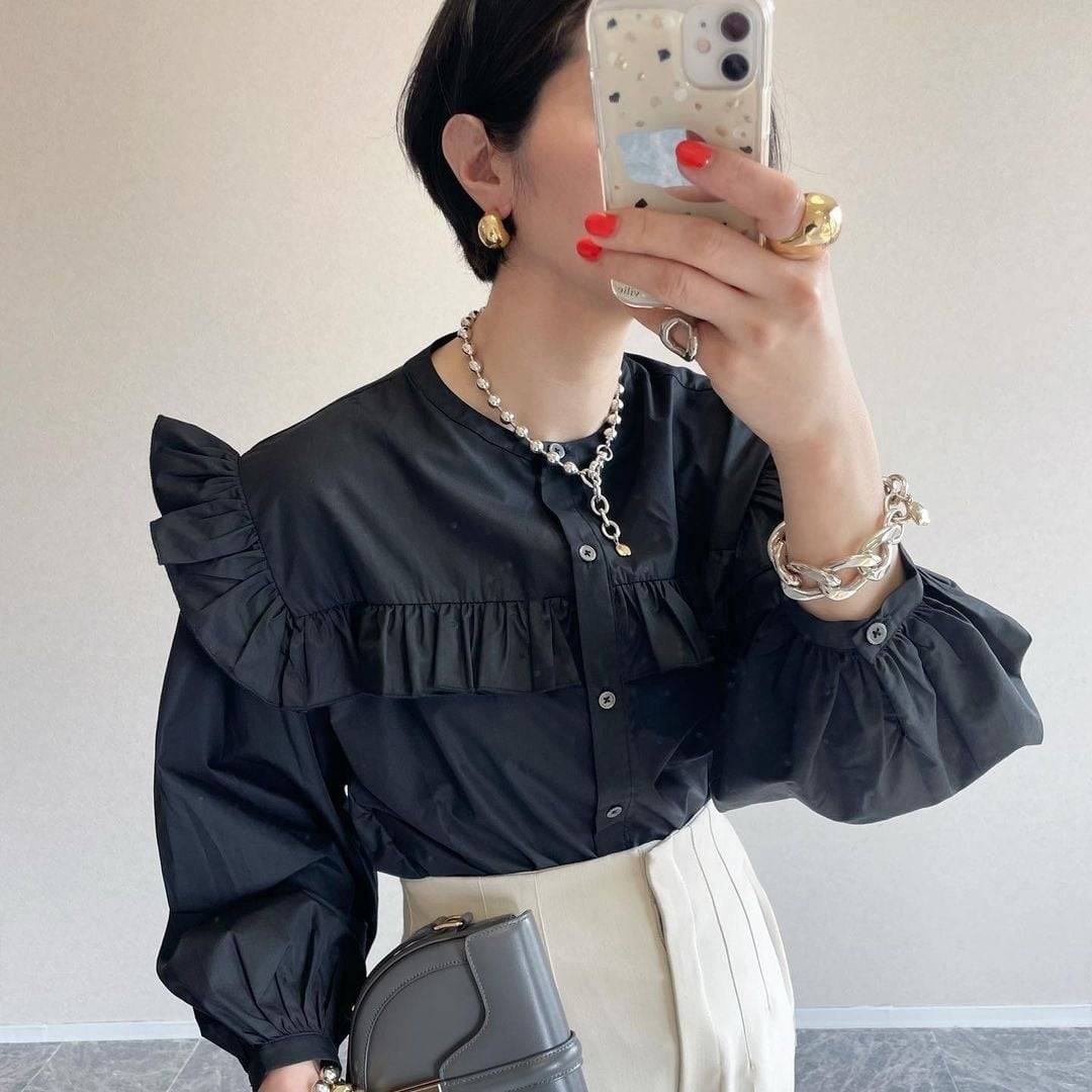 3color レディース トップス シャツ ブラウス シャツブラウス フリルブラウス フリル切り替え ギャザー 無地 袖あり 長袖 ボリューム袖 ノーカラー スタンドカラー シンプル 大人カジュアル カジュアル ガーリー フェミニン ブラック ホワイト