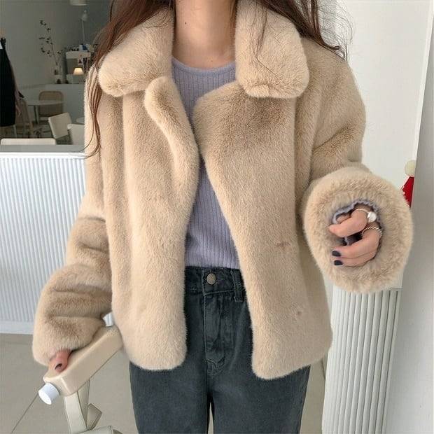 2color レディース アウター ジャケット ボアジャケット ファージャケット ショート丈 無地 ふわもこ 暖かい あったか 防寒対策 袖あり 長袖 襟付き きれいめ エレガント 大人カジュアル キレカジ ベージュ ブラック お洒落 春 秋冬 秋 冬 ママ ママコーデ 20代 30代 40代