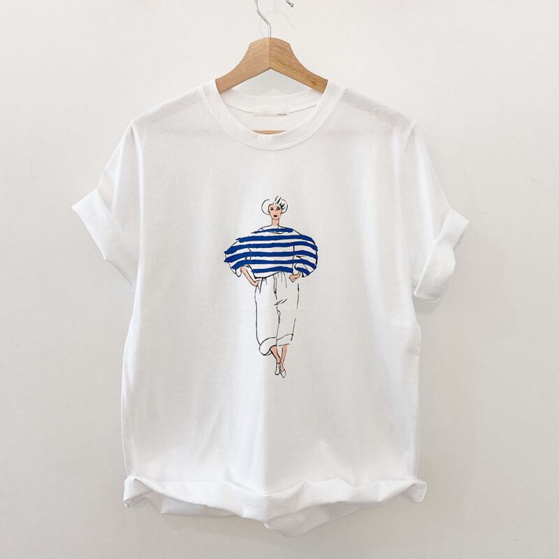 乐天商城 - 3color レディース トップス Tシャツ プリントTシャツ レトロTシャツ ラウンドネック レトロ ヴィンテージ感 袖あり 半袖 ロールアップ 上品 きれいめ 清潔感 ガーリー 大人カジュアル カジュアル フェミニン ホワイト グレー ブラック お洒落 春夏 春 夏 秋 ママ