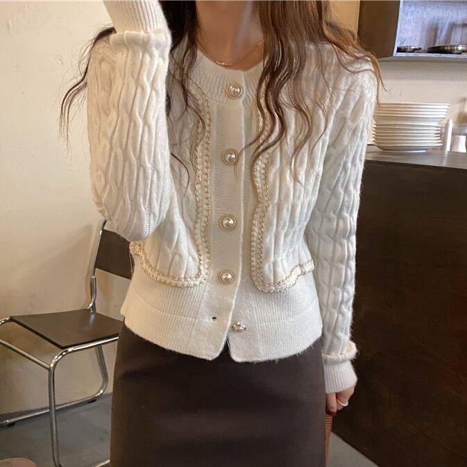 3color レディース トップス ニット カーディガン ニットカーディガン ケーブルニットカーディガン ケーブル編み パール 長袖 袖あり あったか 暖かい リブ プルオーバー 大人ガーリー ガーリー 大人カジュアル カジュアル オフホワイト