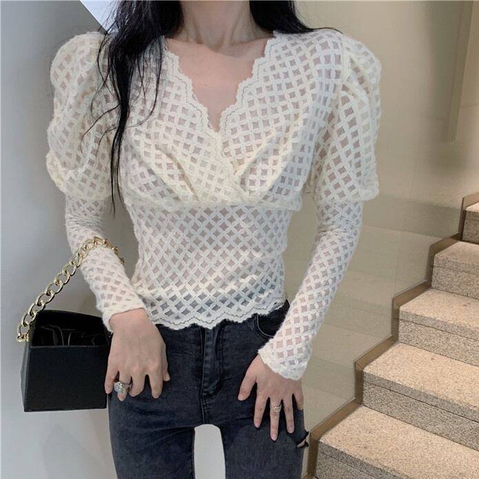 2color レディース トップス Tシャツ カットソー 長袖 ワッフル柄ペプラムトップス レース Vネック ショート丈 プルオーバー ランタンスリーブ 二の腕カバー 透け感 シンプル 大人カジュアル カジュアル フェミニン ホワイト ブラック