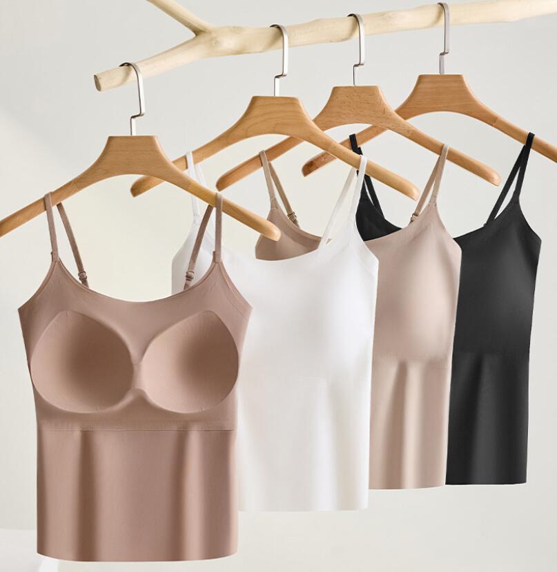 Rakuten - 美シルエット カップ付き キャミソール レディース ノンワイヤー ブラトップ 吸汗速乾 インナー 外着 セクシー 細ストラップ 調節可能 無痕仕様 おしゃれ 快適 タンクトップカップ付きキャミソール シームレス キャミソール ブラトップ レディース 伸縮 無地