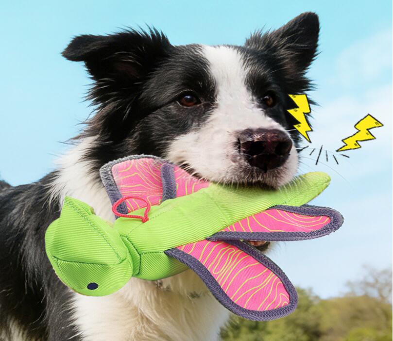 Rakuten - 積極的な咀嚼者のためのインタラクティブな犬のおもちゃ 屋外遊び用の投げ用 犬用おもちゃ フェッチ | ドラゴンフライ型ぬいぐるみ 発射式おもちゃ クランクルペーパー入りインタラクティブインタラクティブドッグトイドッグトイ トレーニング ビーチ アウトドア