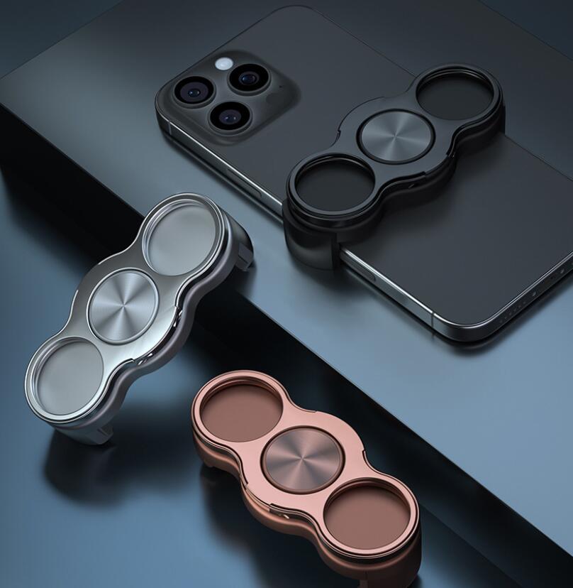 Rakuten - ダブルリング 3 本指バック クリップ ホルダー 360 度回転モバイル グリップ多目的折りたたみ式 グリップ ホルダースマホリングホルダー デュアルリング スリーフィンガー バッククリップグリップ 折りたたみ 360°回転 スマホキックスタンド アルミ合金