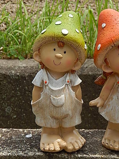 楽天市場 オブジェ 置物きのこ男の子と きのこ女の子後ろ姿もかわいいですよ 園芸百貨店何でも揃うこぼんさい 楽天市場 オブジェ 置物きのこ男の子と きのこ女の子後ろ姿もかわいいですよ 園芸百貨店何でも揃うこぼんさい