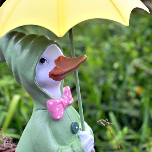 アヒルアンブレラ(おすわり)アヒル 傘 置物 Mr.ダック可愛い置物 あひる レインコートお庭や玄関にはもちろん、お部屋にも合います。プレゼントにもどうぞ。