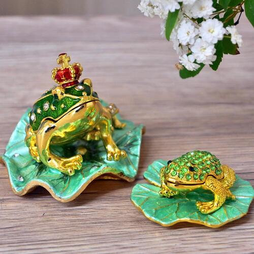 カエルの宝石箱 2個セット王冠 蛙 銀色 金色 ジュエリーボックス置物 可愛い置物 ケース ゴールドシルバー キラキラ 宝石 アクセサリー大切なものをこっそり入れましょう。プレゼントにもどうぞ。