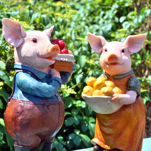 働きこぶた パパ&ママ 二つセットぶたの置物 置物 カワイイ置物収穫 じゃがいも りんごお庭や玄関はもちろん、お部屋にも。プレゼントにもどうぞ。