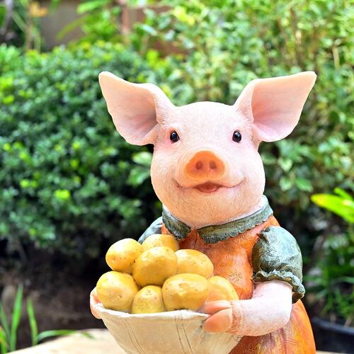 働きこぶた ママ じゃがいもの収穫ぶたの置物 置物 カワイイ置物収穫 じゃがいも ポテトお庭や玄関はもちろん、お部屋にも。プレゼントにもどうぞ。