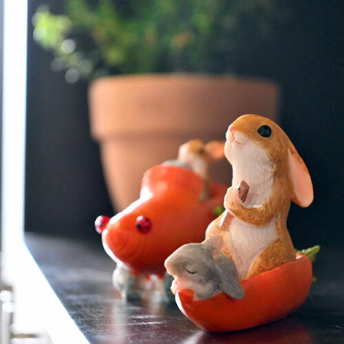 ミニキャロットウサC＆D　うさぎ　2つセット置物　可愛い置物　ラビット　ニンジンミニ　うさぎの置物..