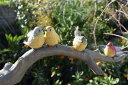 小鳥たちが集まる枝カラフルなかわいい4羽の小鳥置物　小枝 　小鳥　鳥　4羽　バードちょっと変わった置物お部屋のアクセントに。