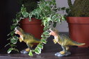 ミニチュアサウルスシリーズ　恐竜　ティラノサウルス置物　小さい置物　2匹セット玄関に飾ったり、お部屋に飾ったり。デスクにも置けます。