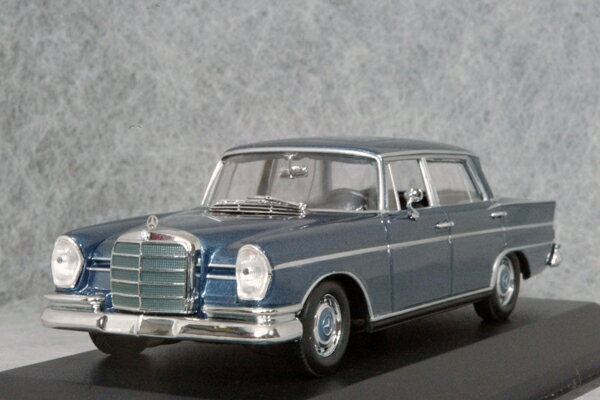 ミニチャンプス 1/43 (マキシ）スケール ミニカーメルセデス ベンツ 300 SEL ( W112 )1963年 ブルーメタリック