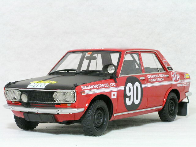 【 栄光の5000キロ / 石原裕次郎 】ignition モデルス 1/18 スケール ダットサン ブルーバード 1600 SSS ゼッケン90 / 五代高行（石原裕次郎）