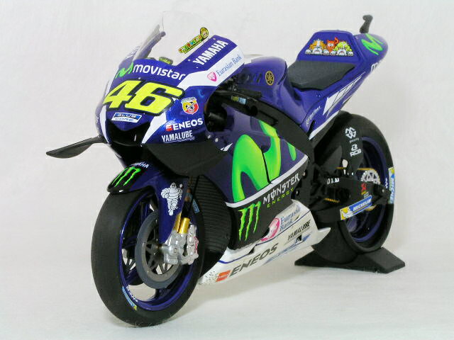 ミニチャンプス ミニカー 1/12 スケールヤマハ YZR-M1ヴァレンティーノ・ロッシ2016年 カタルーニャ GP ( スペイン ) 優勝