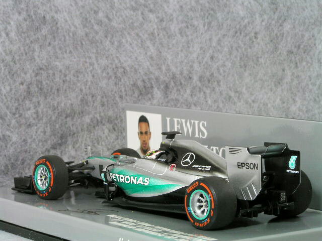 ミニチャンプス ミニカー 1/43 スケールメルセデス AMG ペトロナス F1 チーム F1 W06 ルイス・ハミルトン 日本 GP ( 2015 鈴鹿 ）優勝 !Mercedes AMG Petrons F1 Team - F1 W06MINICHAMPS 2