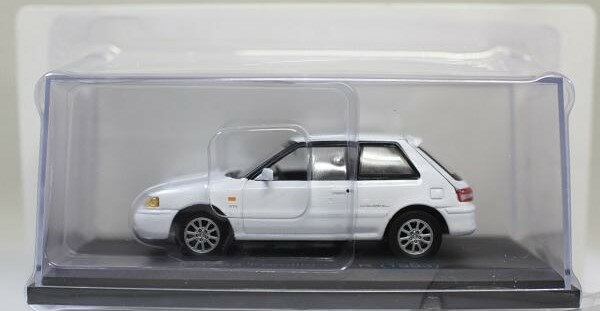 楽天市場】マツダ ファミリア 1/18 ミニカーの通販
