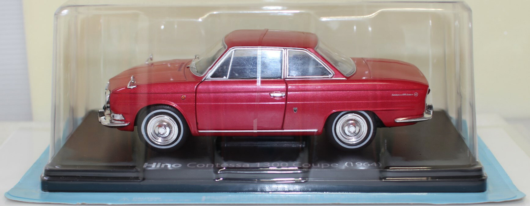 USED 未開封 1/24 国産名車コレクション 日野 コンテッサ 1300クーペ (1964) 240001032320