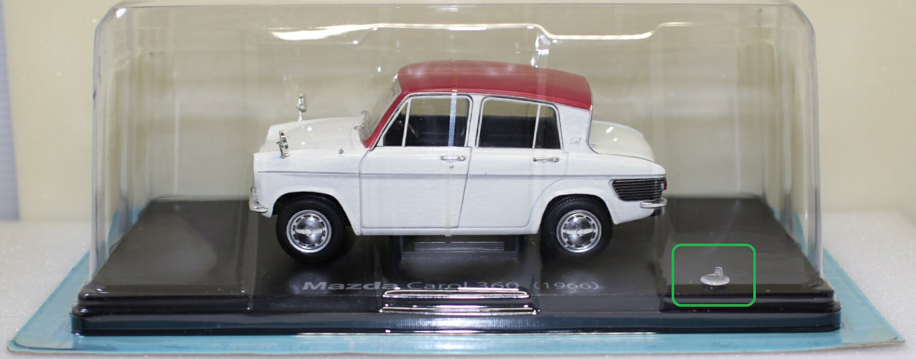 Rakuten - USED 未開封ライトカバー外れ 1/24 国産名車コレクション マツダキャロル 360(1962) 240001032527