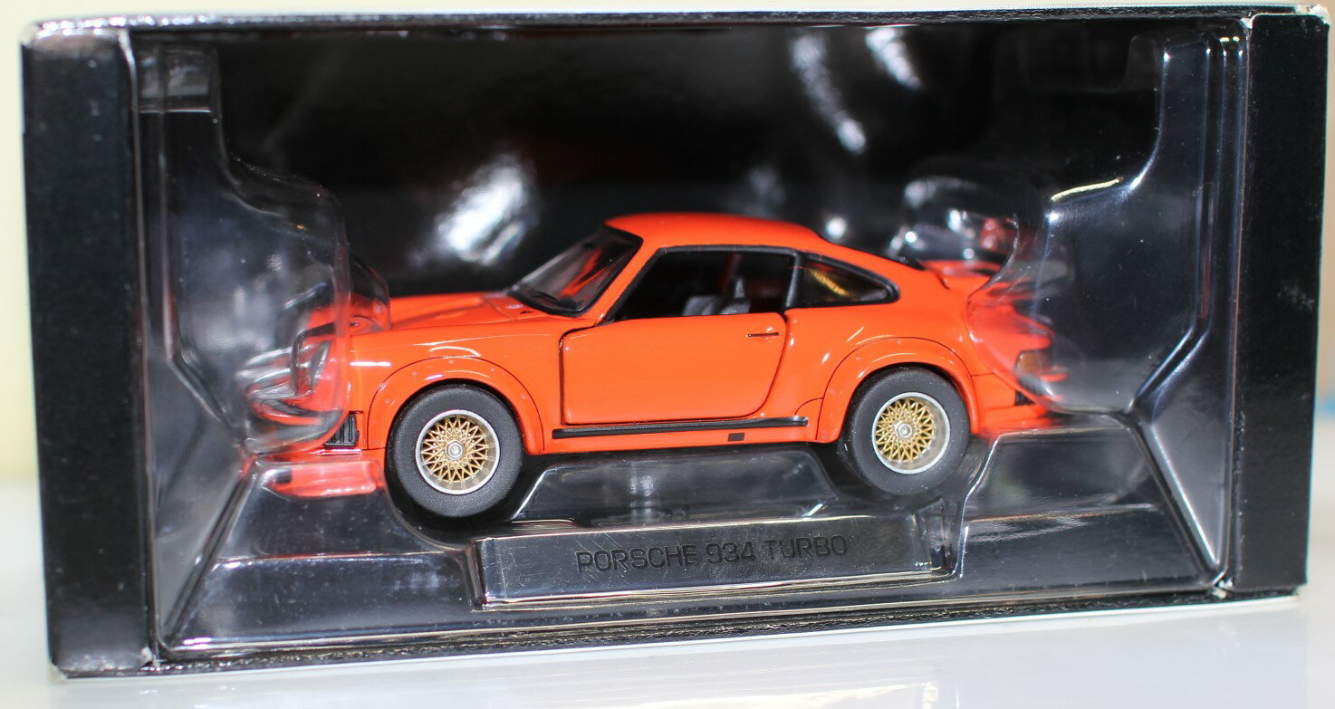 Rakuten - USED トミカリミテッド Sシリーズ 0009 ポルシェ934ターボ 全長約10cm 240001033319