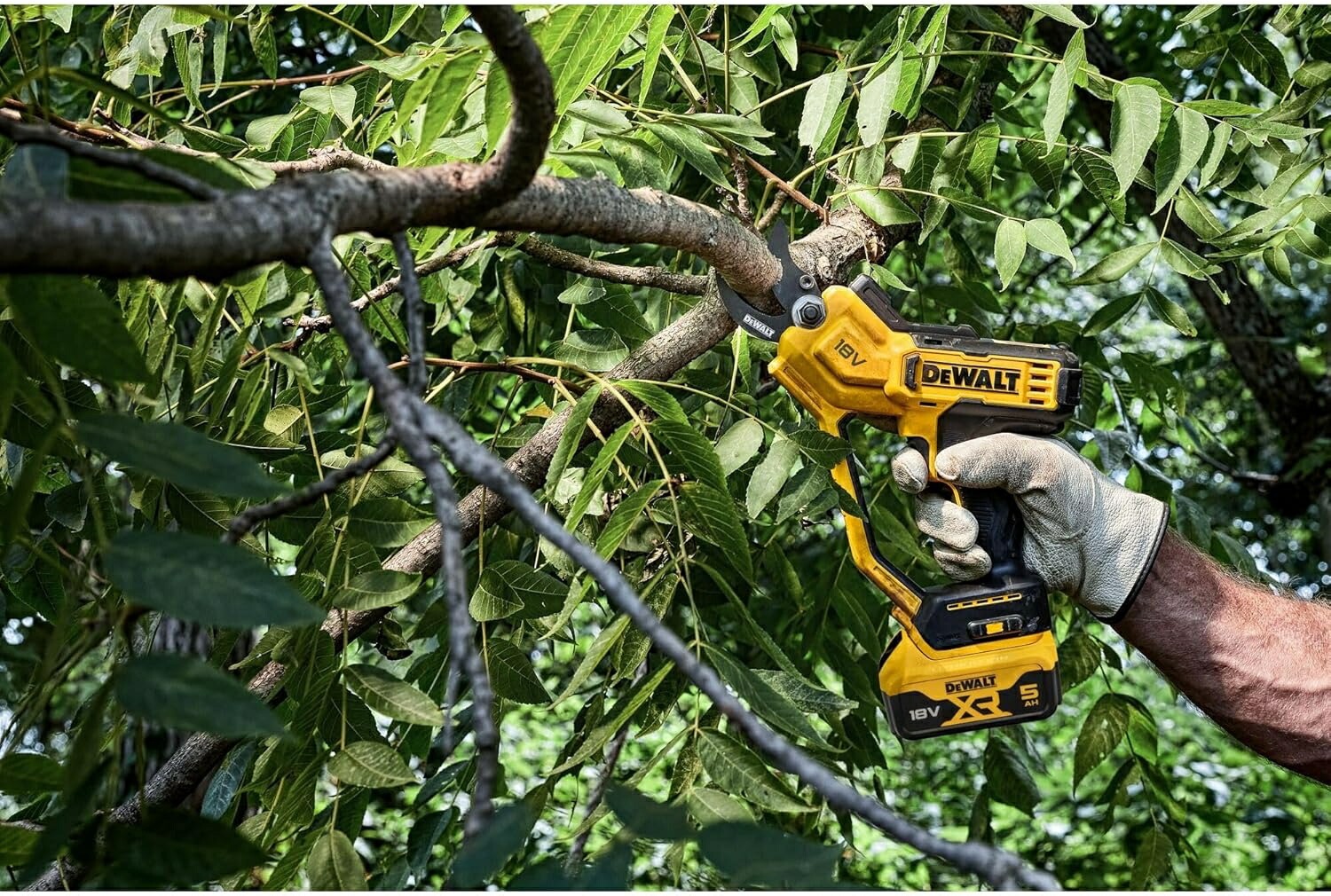 [正規品]デウォルト(DEWALT) 18V ブラシレス 剪定ばさみ DCMPP568P1 送料無料 コー...